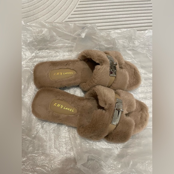 Cozy Faux Fur Slide Sandals, 8.5 - Picture 5 of 6